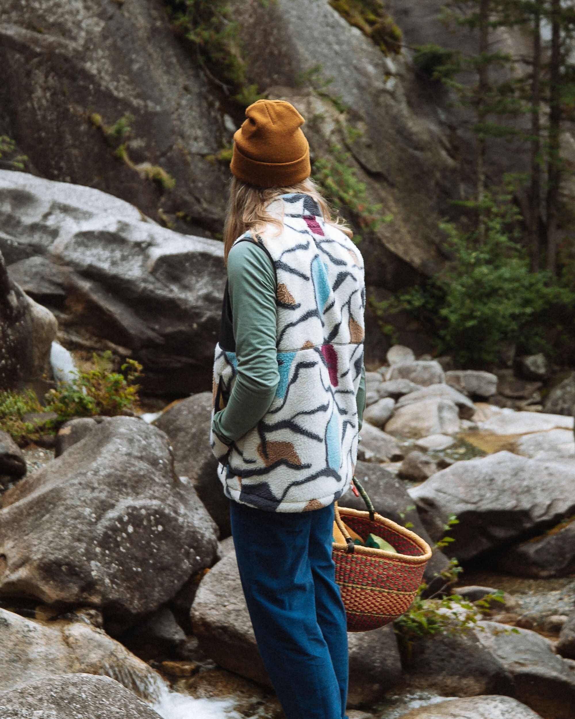 Fairbanks Recycled Sherpa Gilet - Abstract Trails Off White - Lifestyle