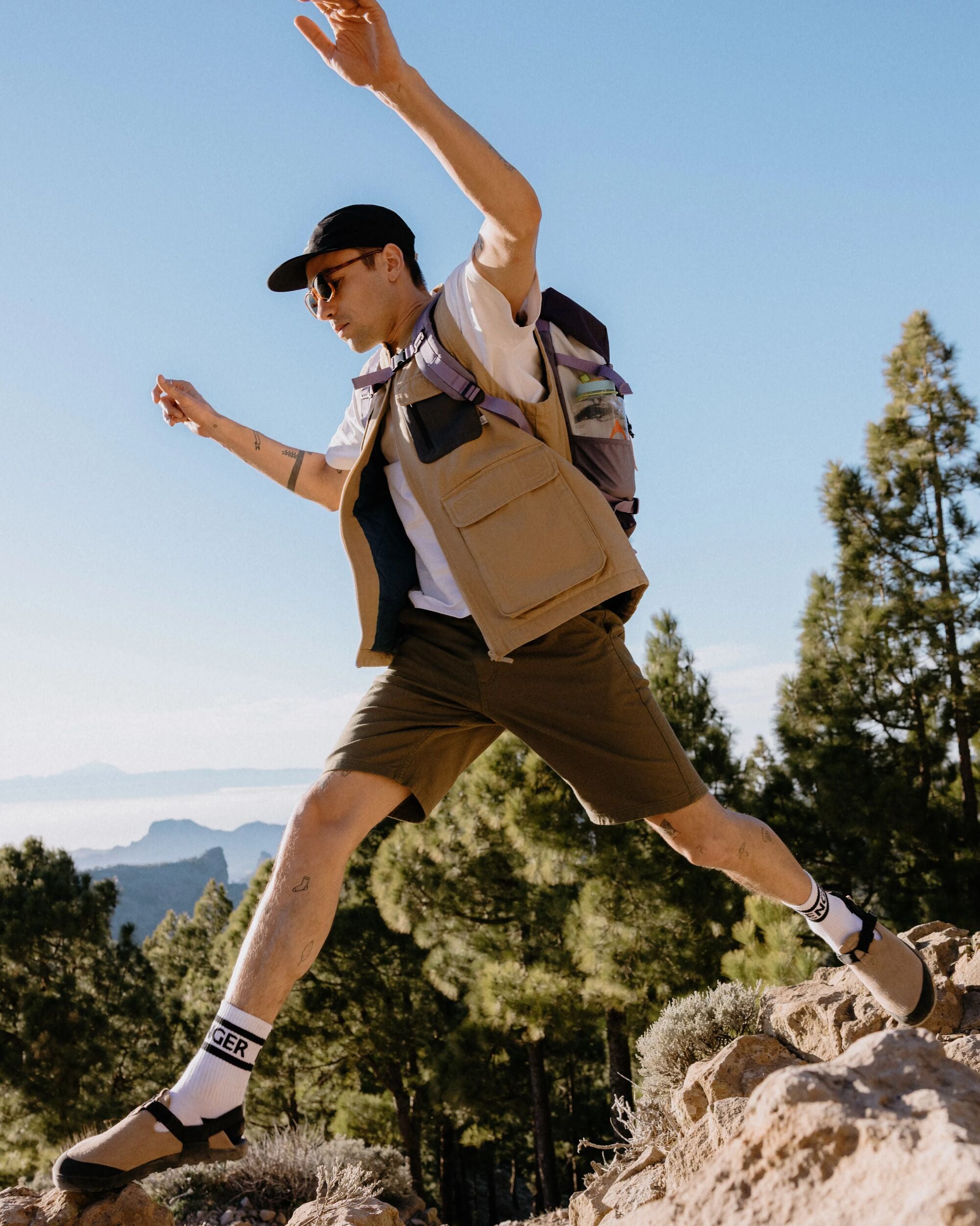 Explorers Organic Cotton Canvas Gilet - Stone - Lifestyle