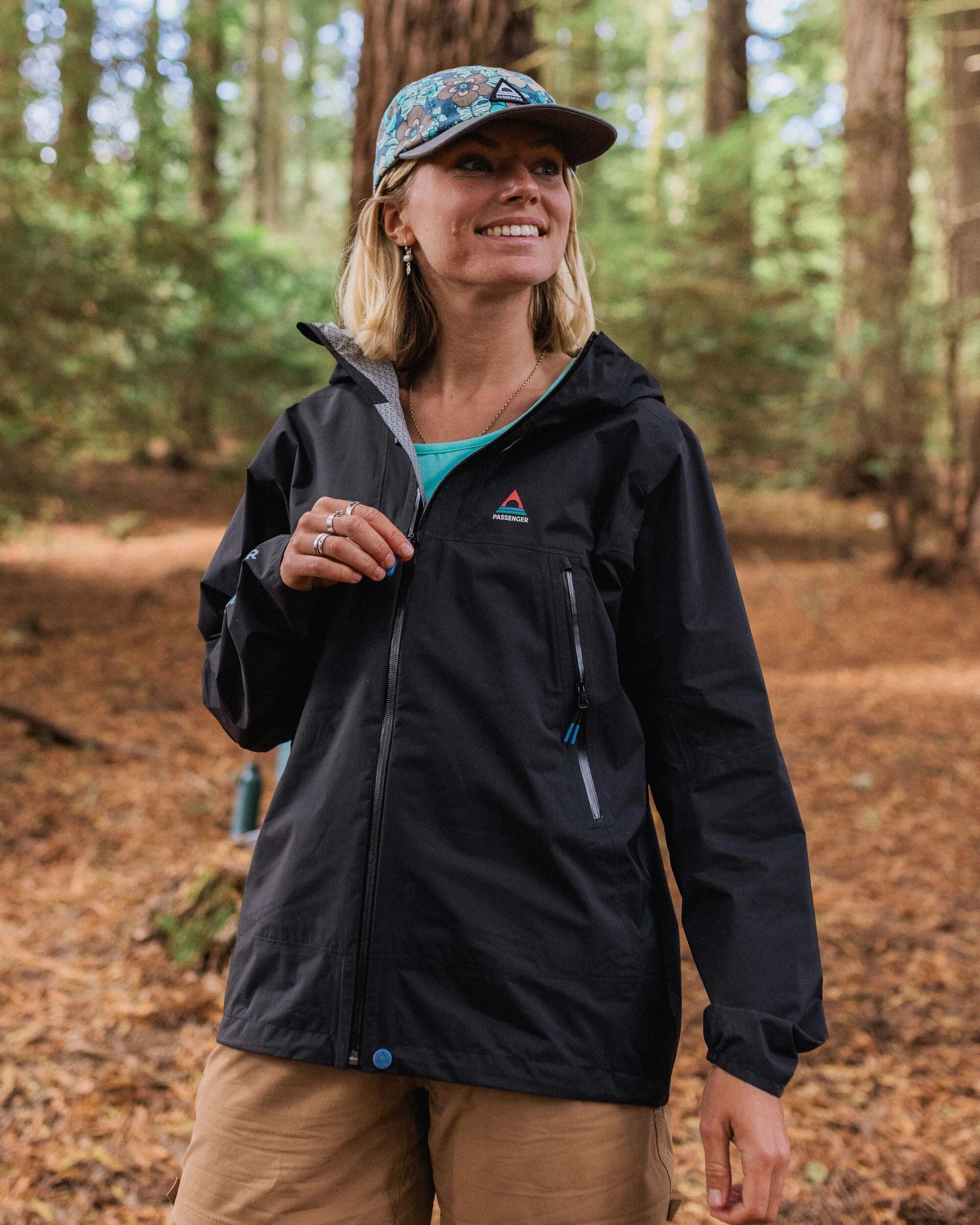 Trailscape Light Women's Waterproof Jacket - Black - Lifestyle