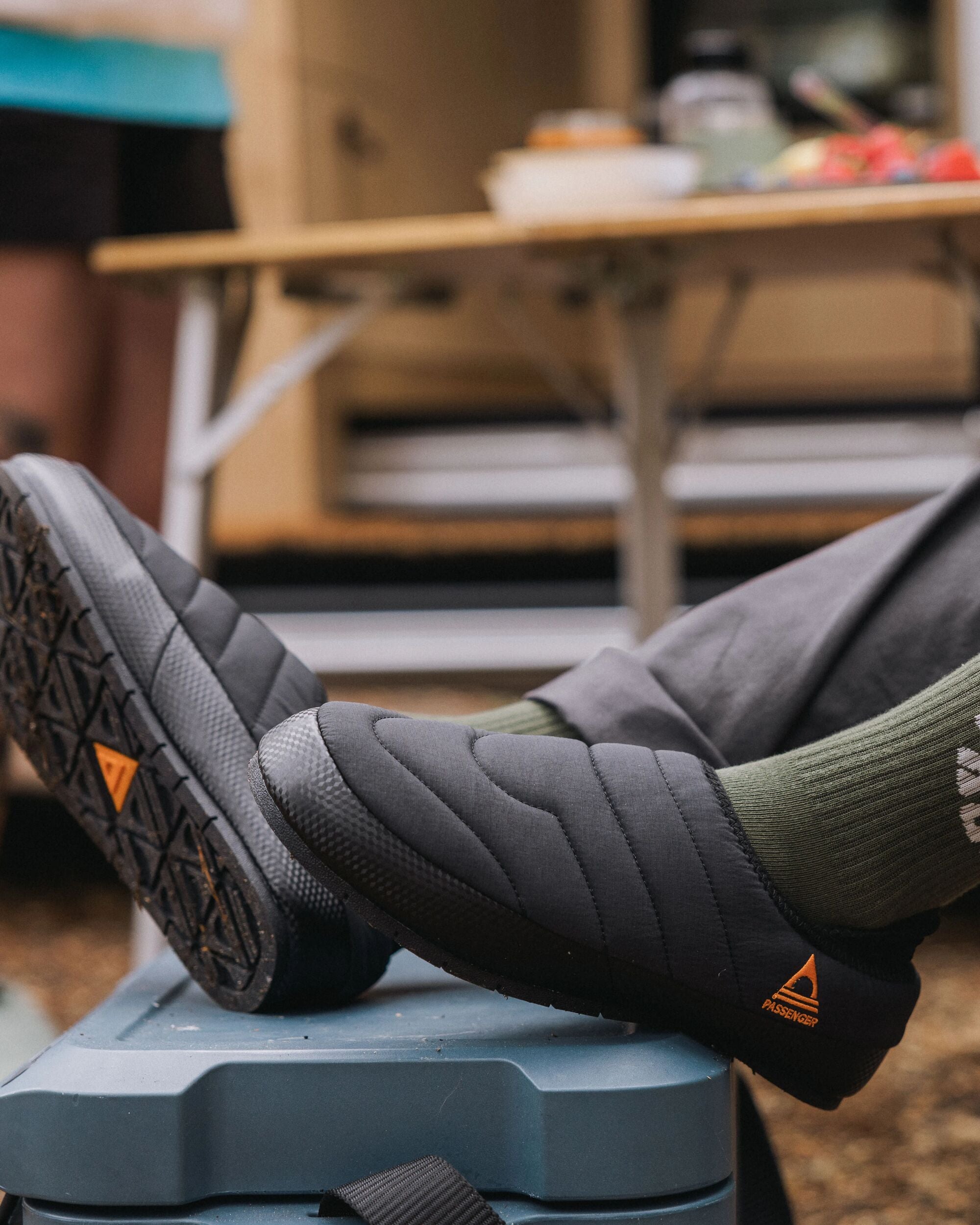 Hearth Men's Slipper - Black - Lifestyle