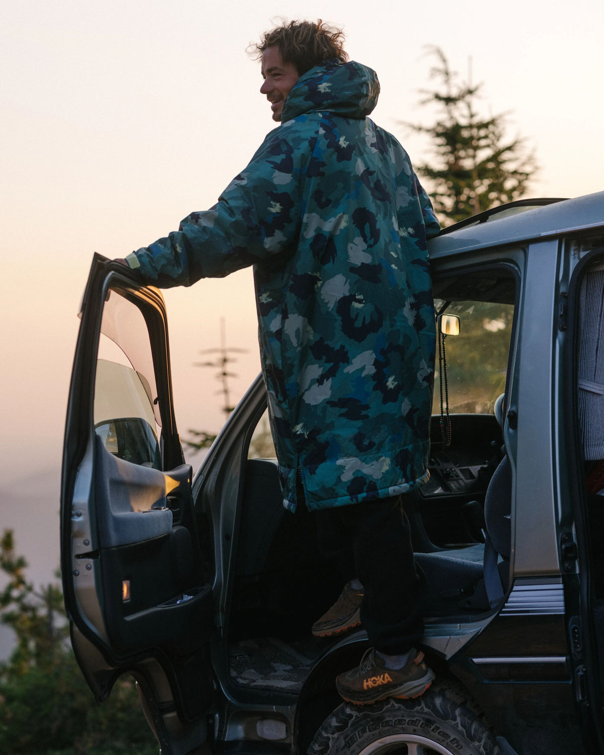 Waves Sherpa Lined Changing Robe - Alpine Camo Rain Forest - Lifestyle - Male