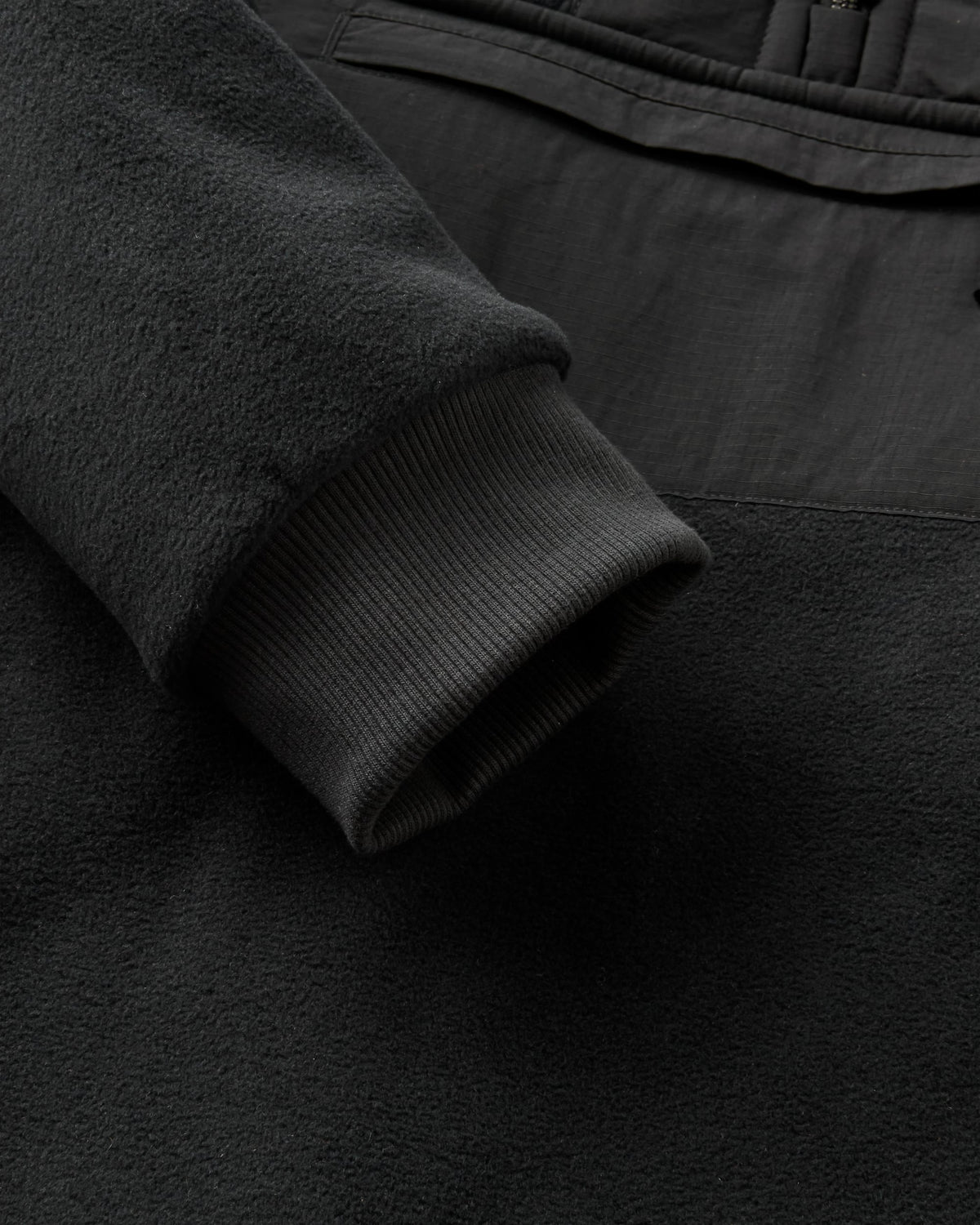 Woodland Hooded Polartec® Fleece - Black - Flatlay