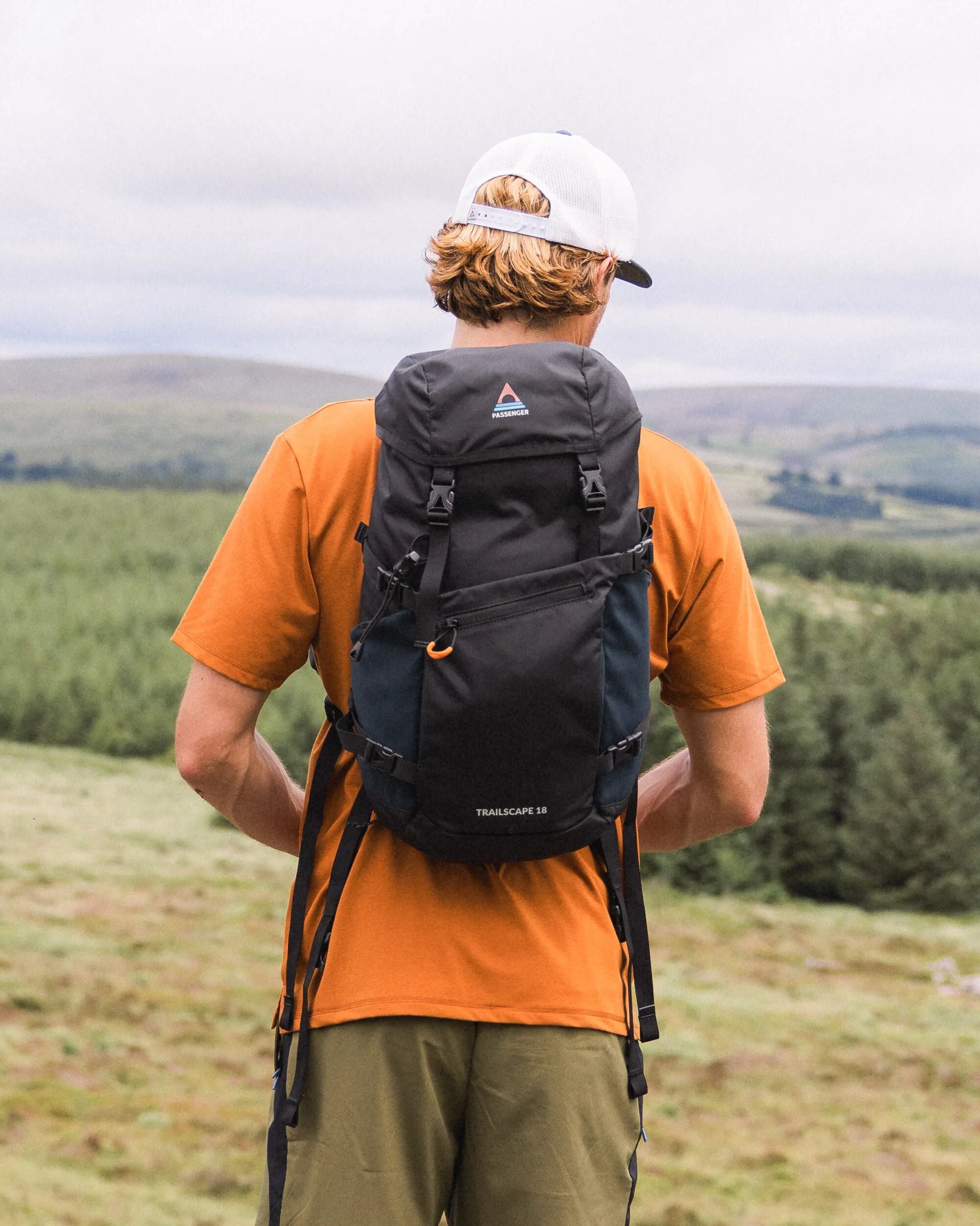 Trailscape 18L Backpack - Black - Lifestyle - Male
