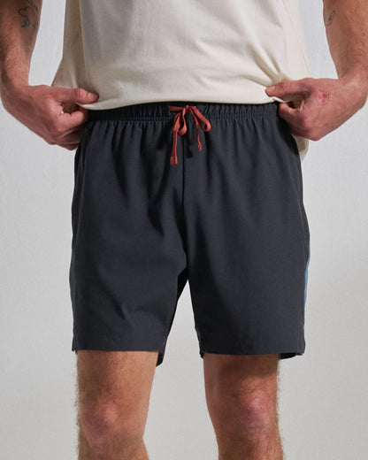 Swift Trail Short 7" - Faded Black - Studio Model