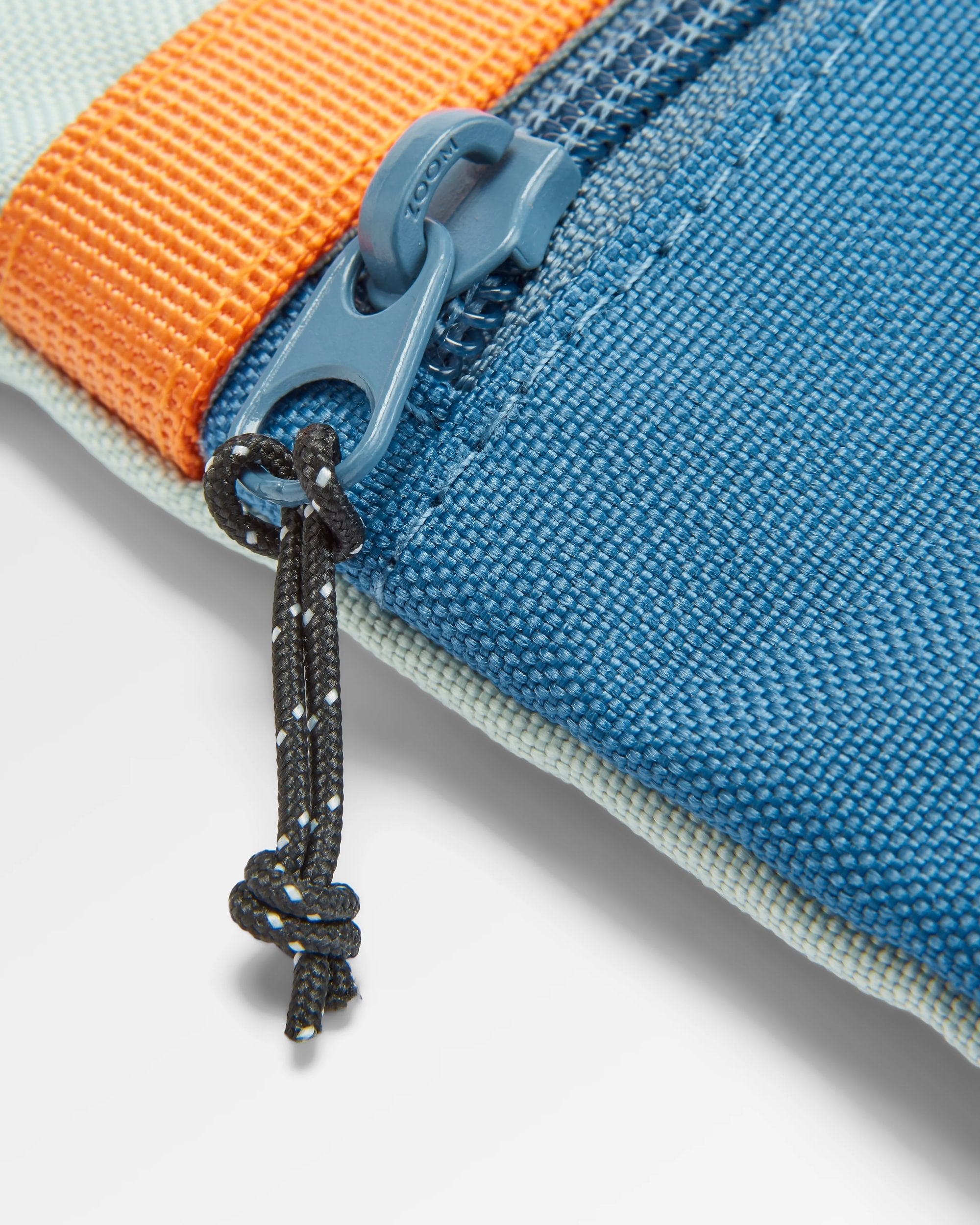 Essentials Recycled Pouch - Rich Navy/Surf Spray/Moonlight Blue - Flatlay