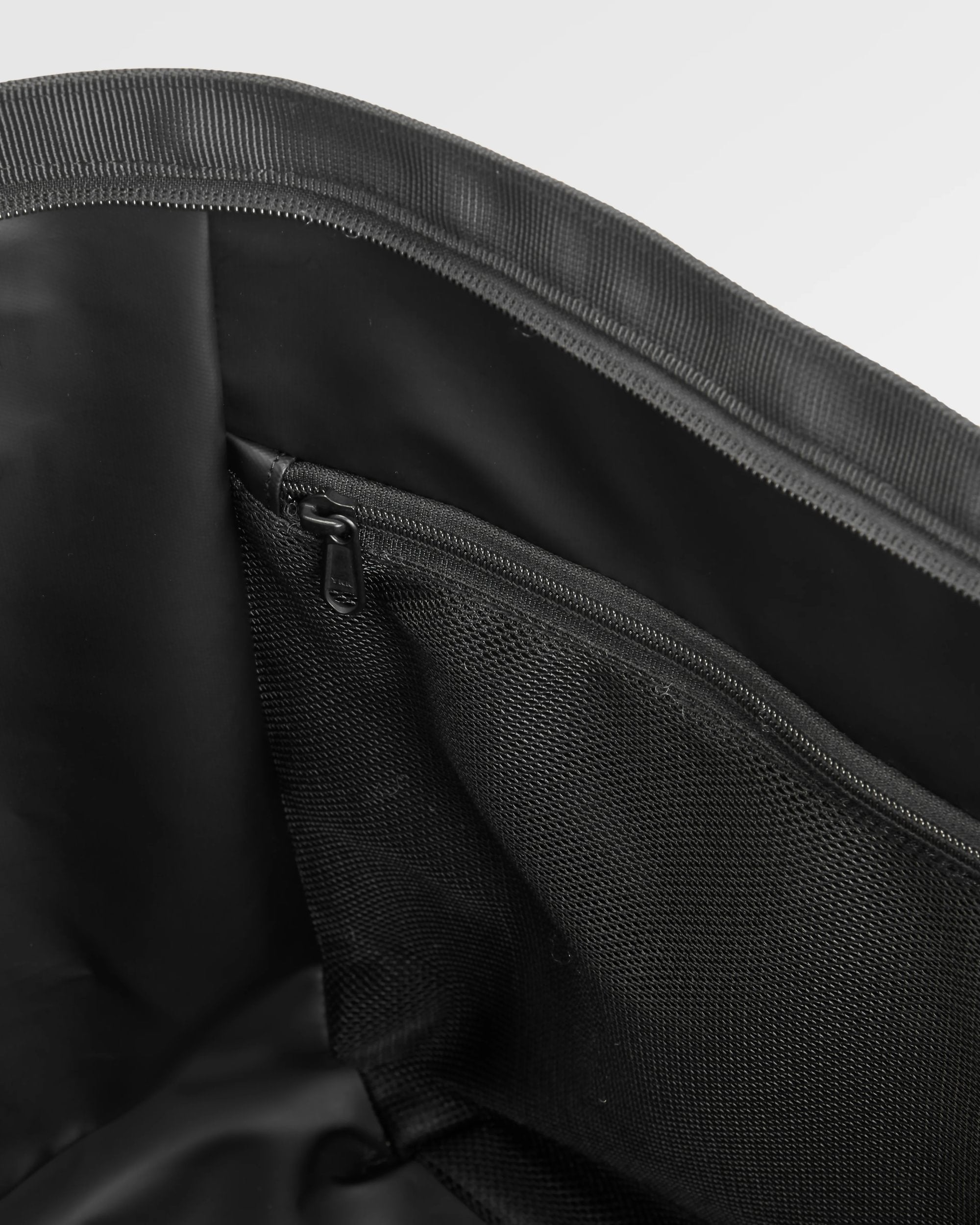 Boondocker Gear Tote 48L - Black - Flatlay