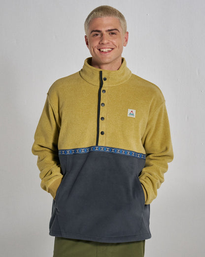 Woodlander Polartec® Fleece - Warm Beige Marl/Charcoal - Studio Model