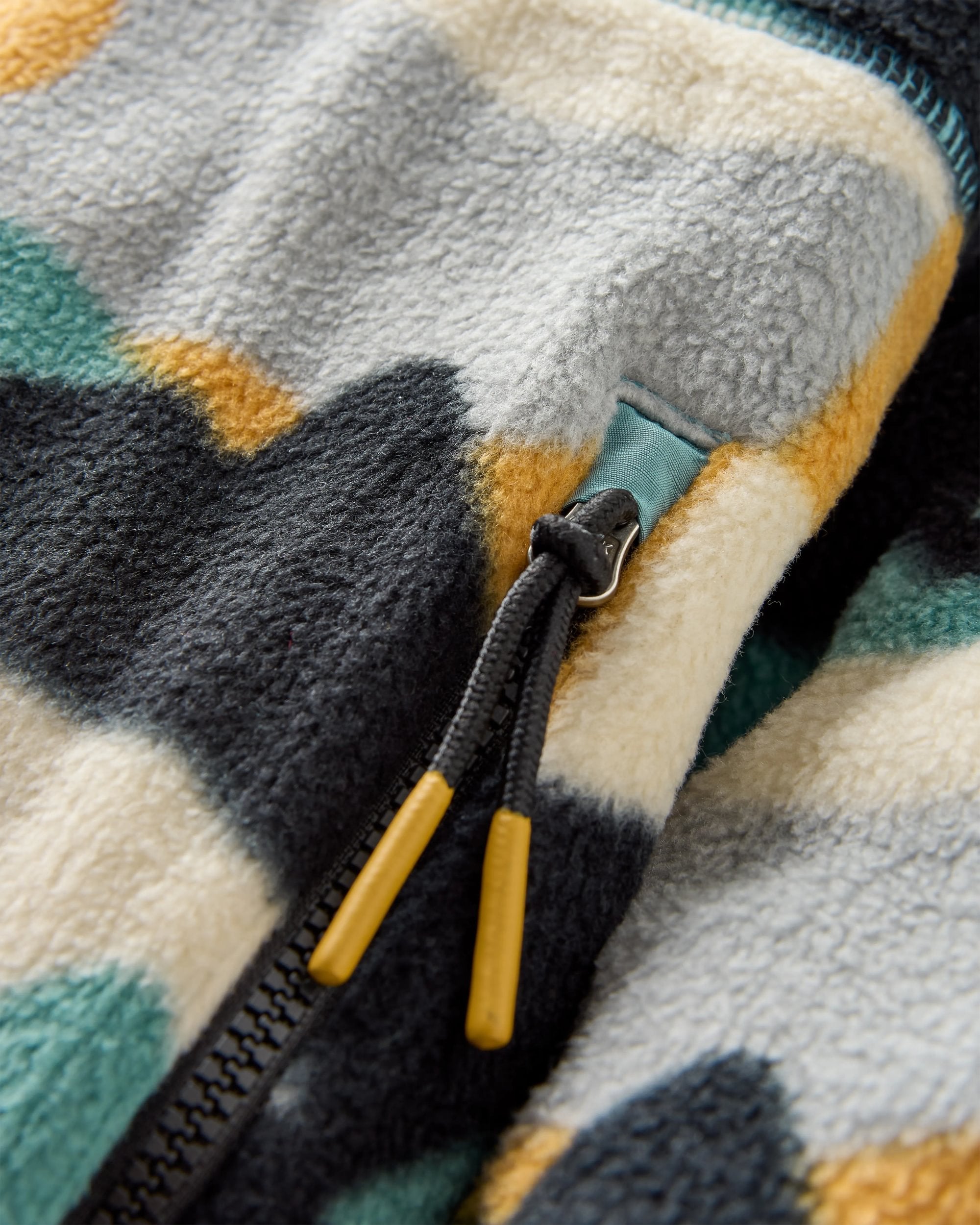 Take It Easy Polar Fleece - Vista Patchwork Arctic - Flatlay