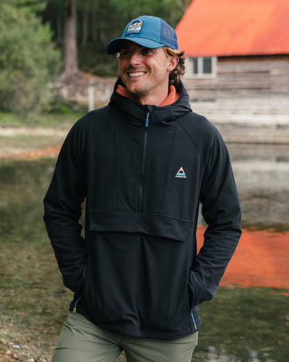 Roamer Recycled Softshell Anorak - Black - Lifestyle