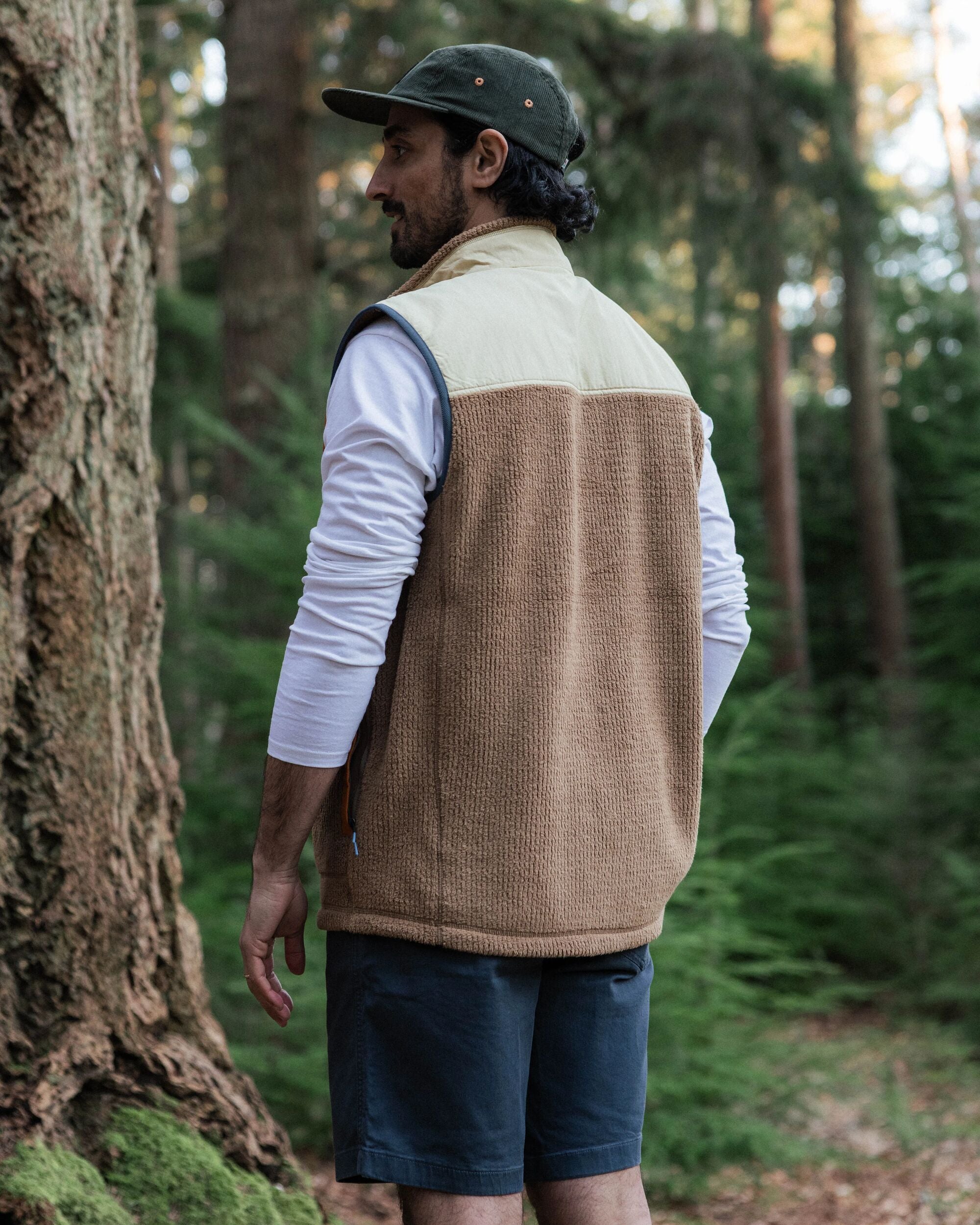 Venturescape Men's Fleece Vest - Caramel/Desert - Lifestyle