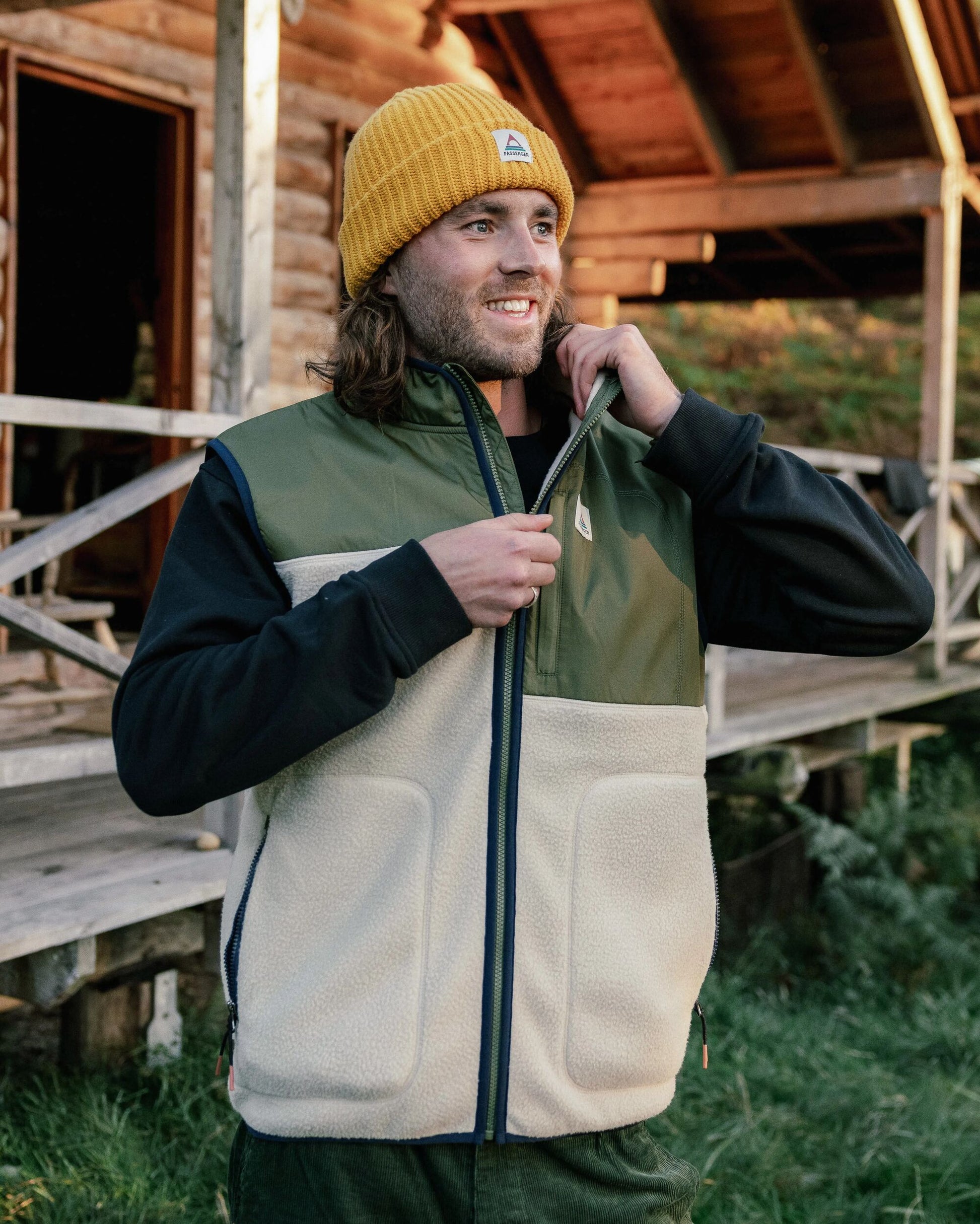 Offgrid Recycled Sherpa Fleece Vest - Oatmeal/Khaki