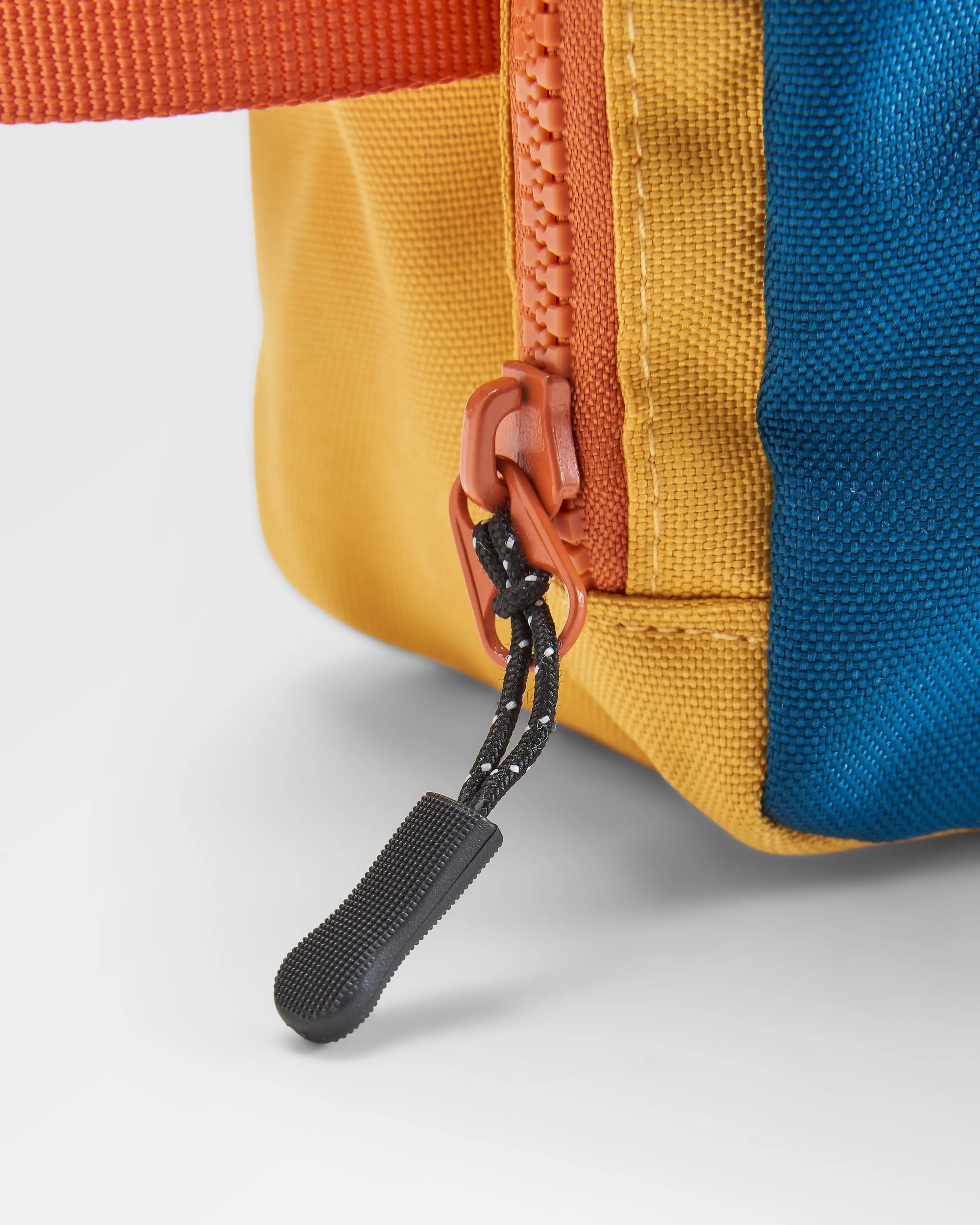 Travel Recycled Wash Kit - Tidal Blue Orange Multi - Flatlay