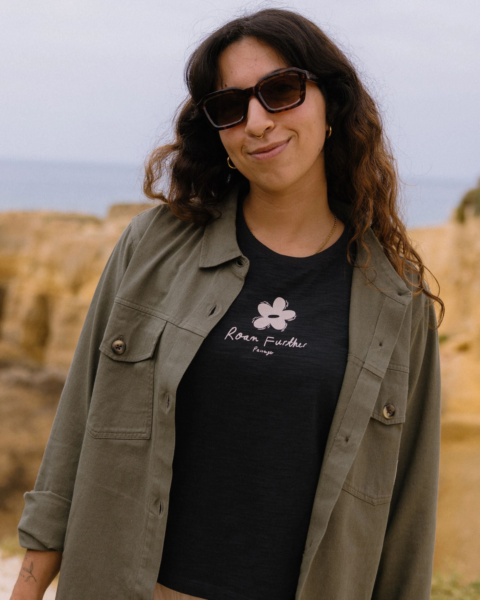 Stella LS Shirt - Dusty Olive - Lifestyle