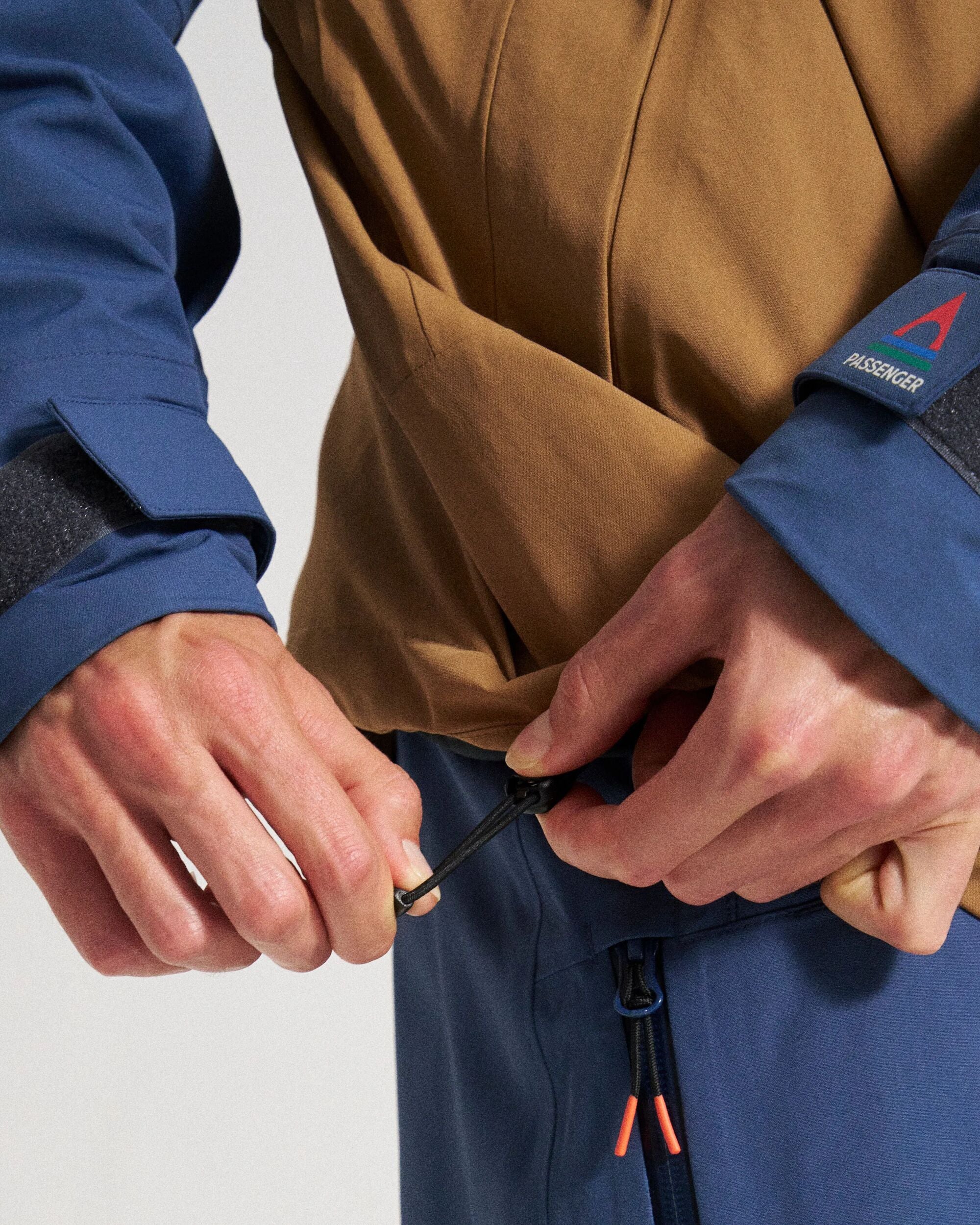 Snowscape Men's Recycled Jacket - Dark Denim/Toffee - Studio Model