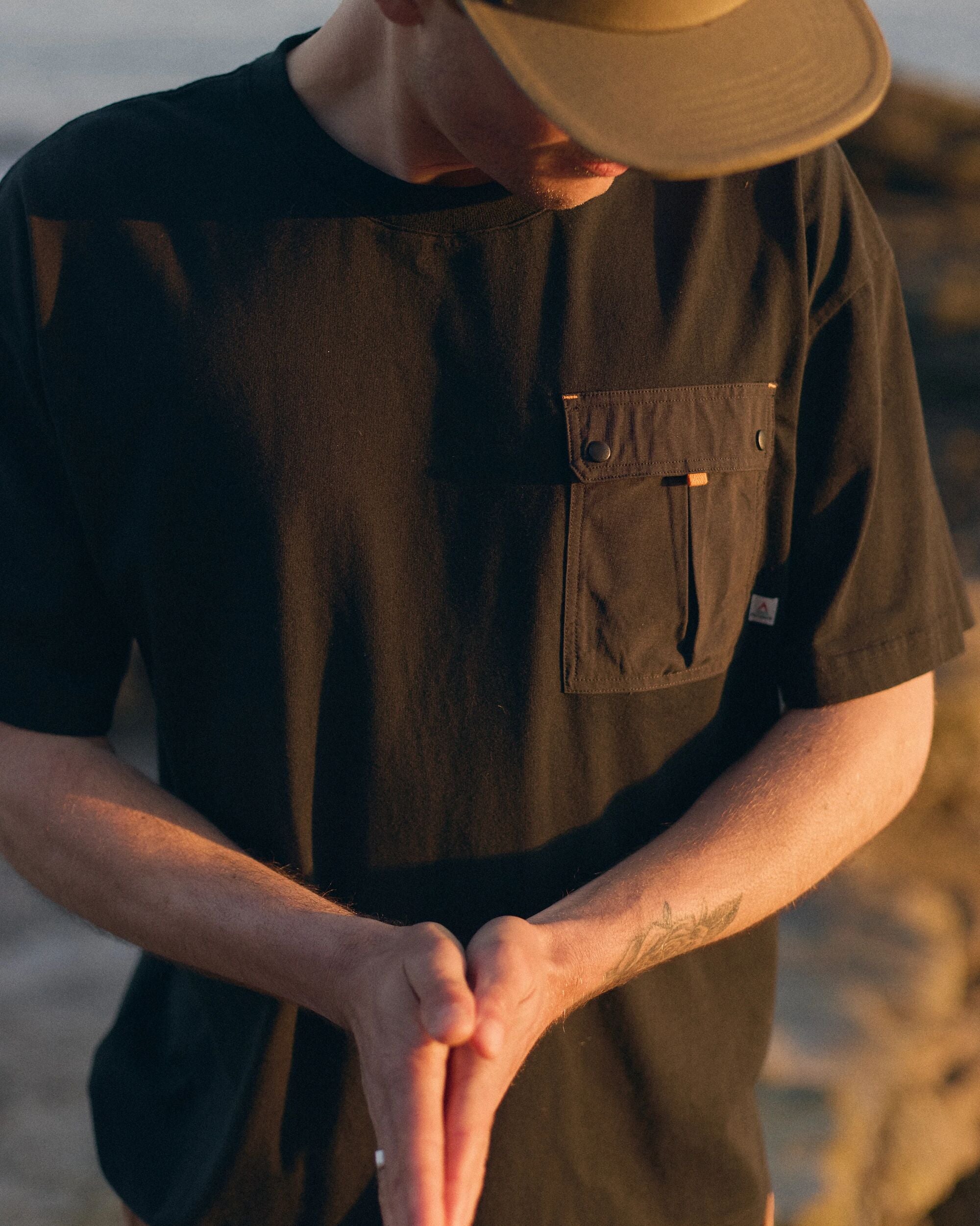 Travel Pocket Relaxed Fit T-Shirt - Black - Lifestyle