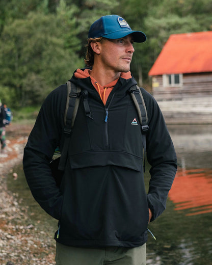 Roamer Recycled Softshell Anorak - Black - Lifestyle