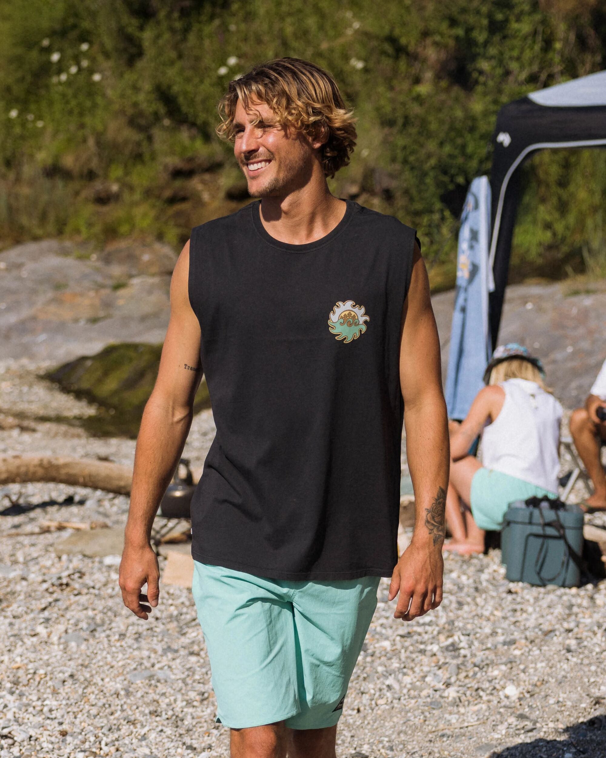 Dune Men's Recycled Cotton Vest - Black - Lifestyle