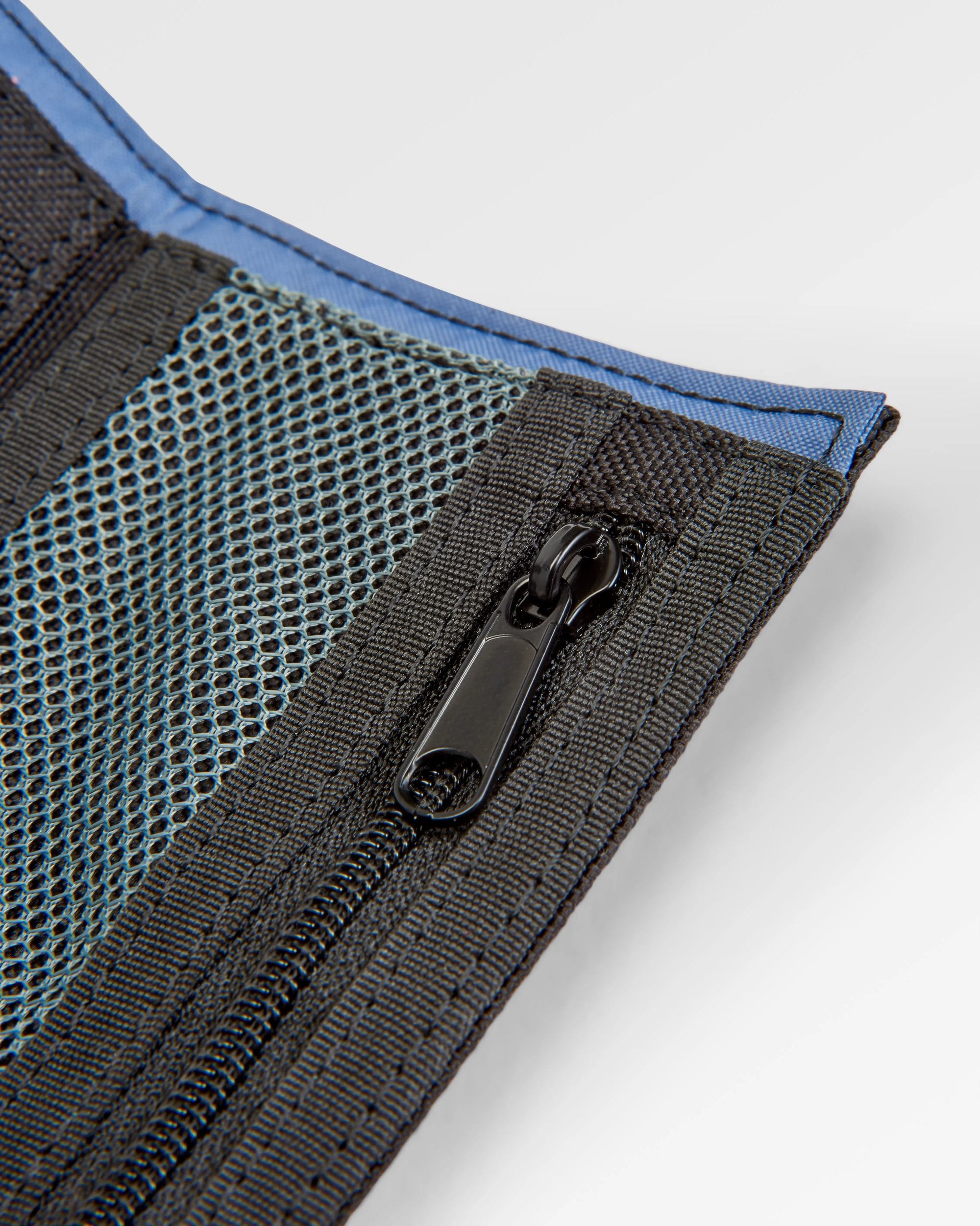 Essentials 2.0 Recycled Wallet - Black - Flatlay