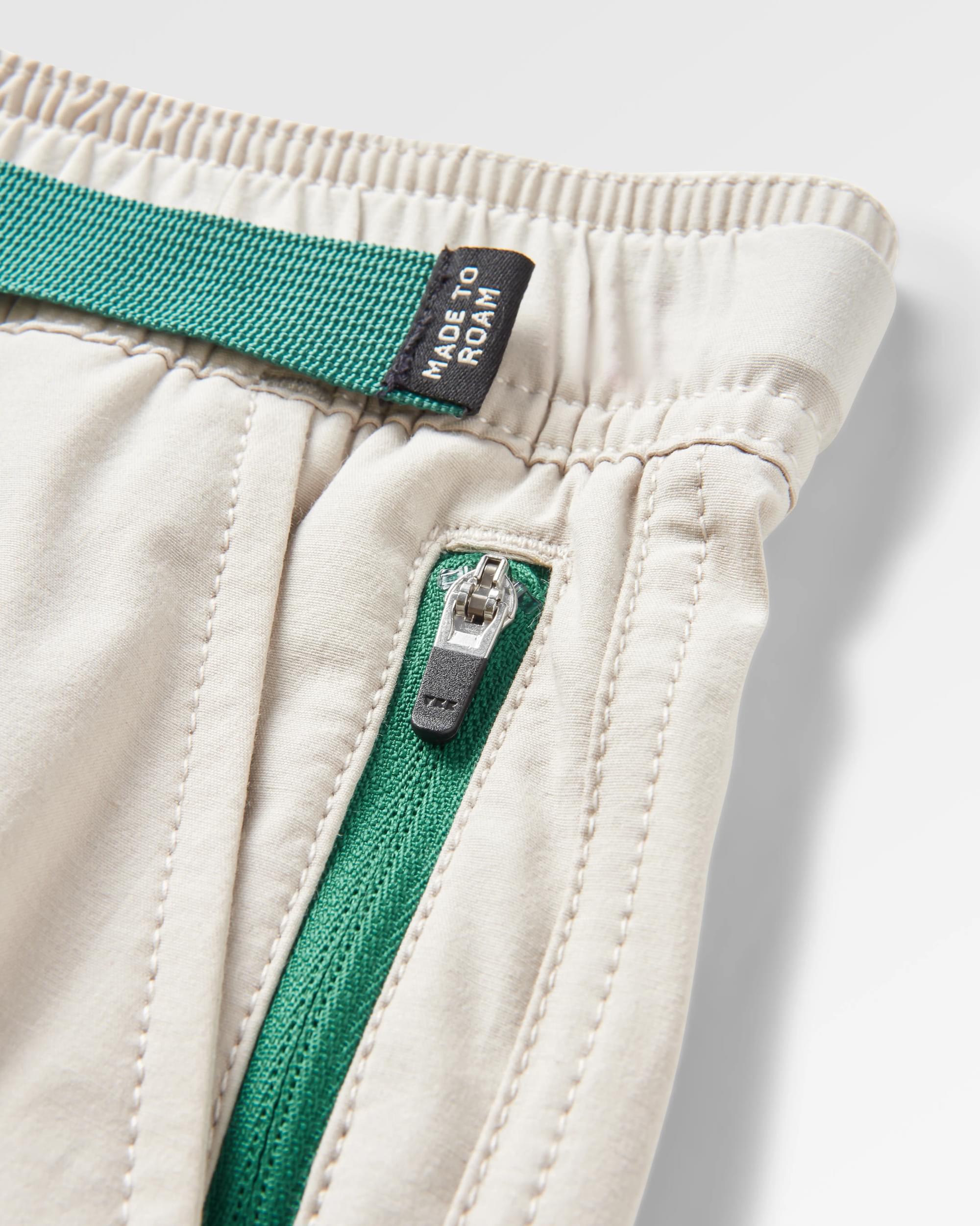 Core All Purpose Short - Pebble Grey - Flatlay