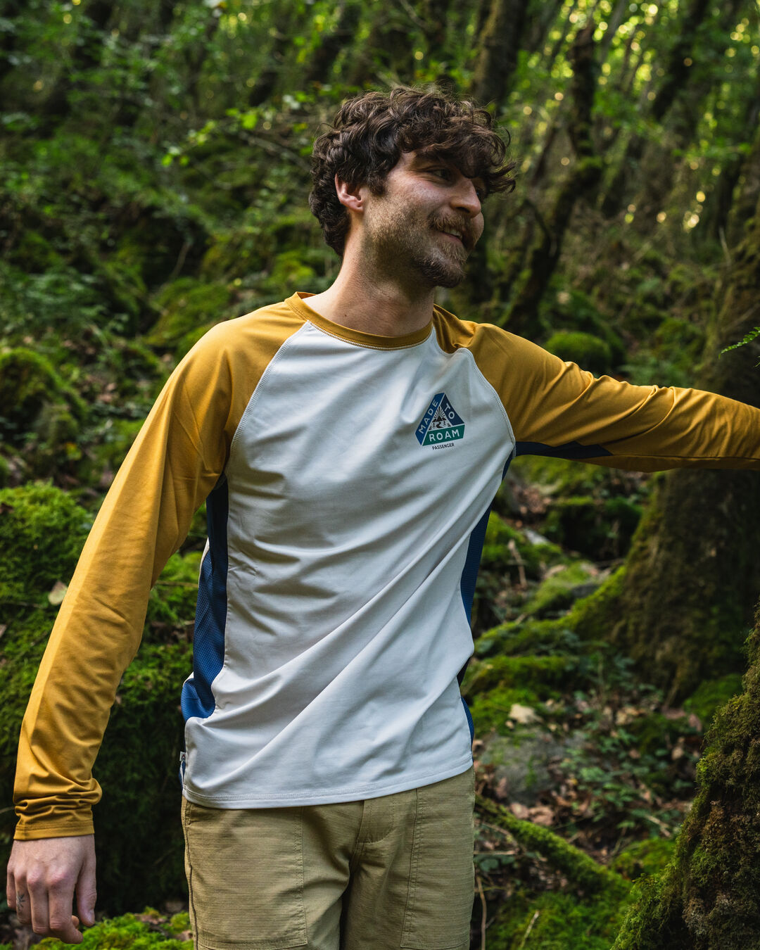 Range Recycled Active LS T-shirt - Dusty Ochre/ Vintage White - Lifestyle