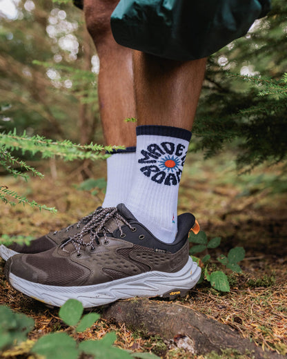 Made to Roam Graphic Crew Socks - White/Navy - Lifestyle - Male