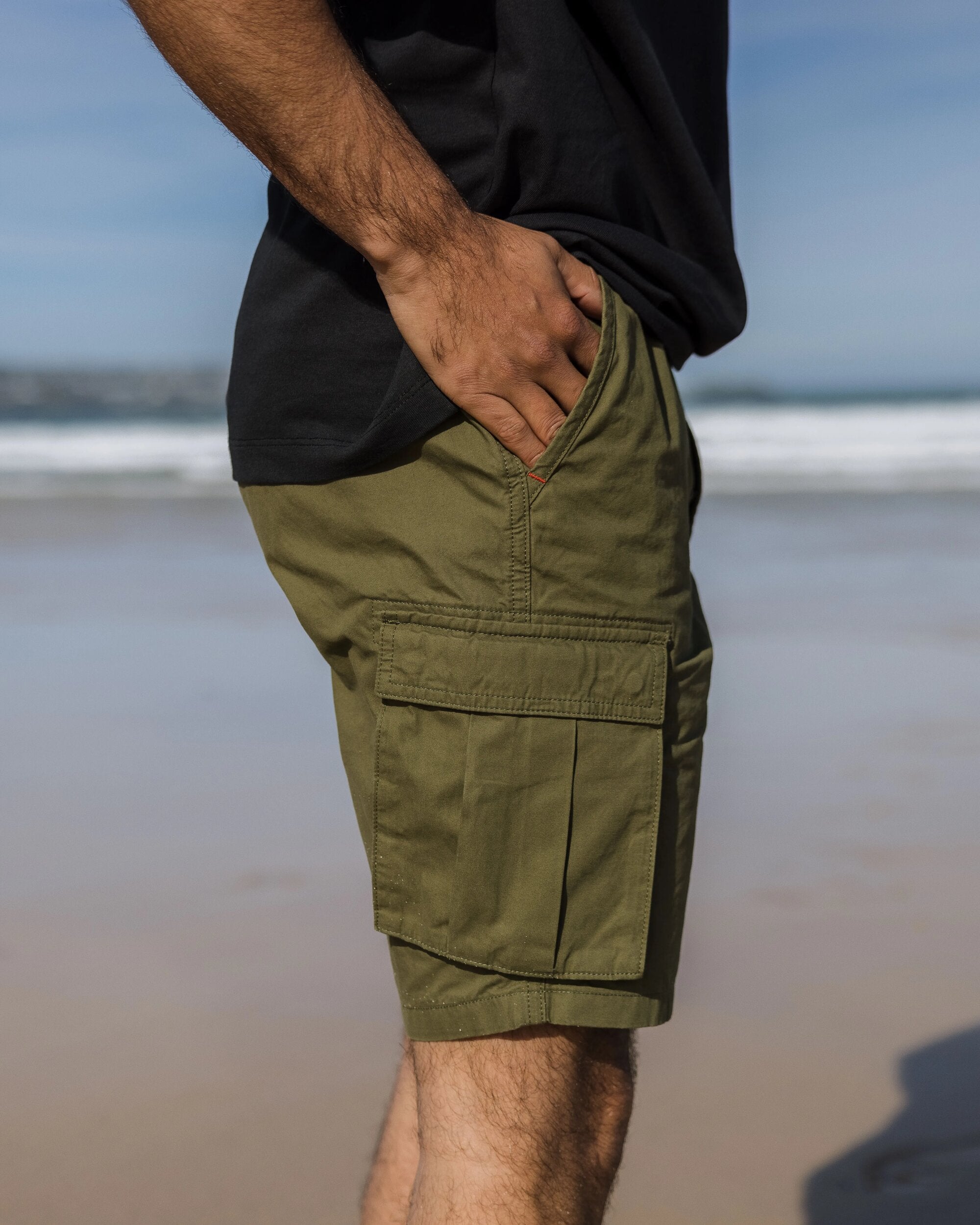 Adventurer Cargo Cotton Short - Khaki - Lifestyle