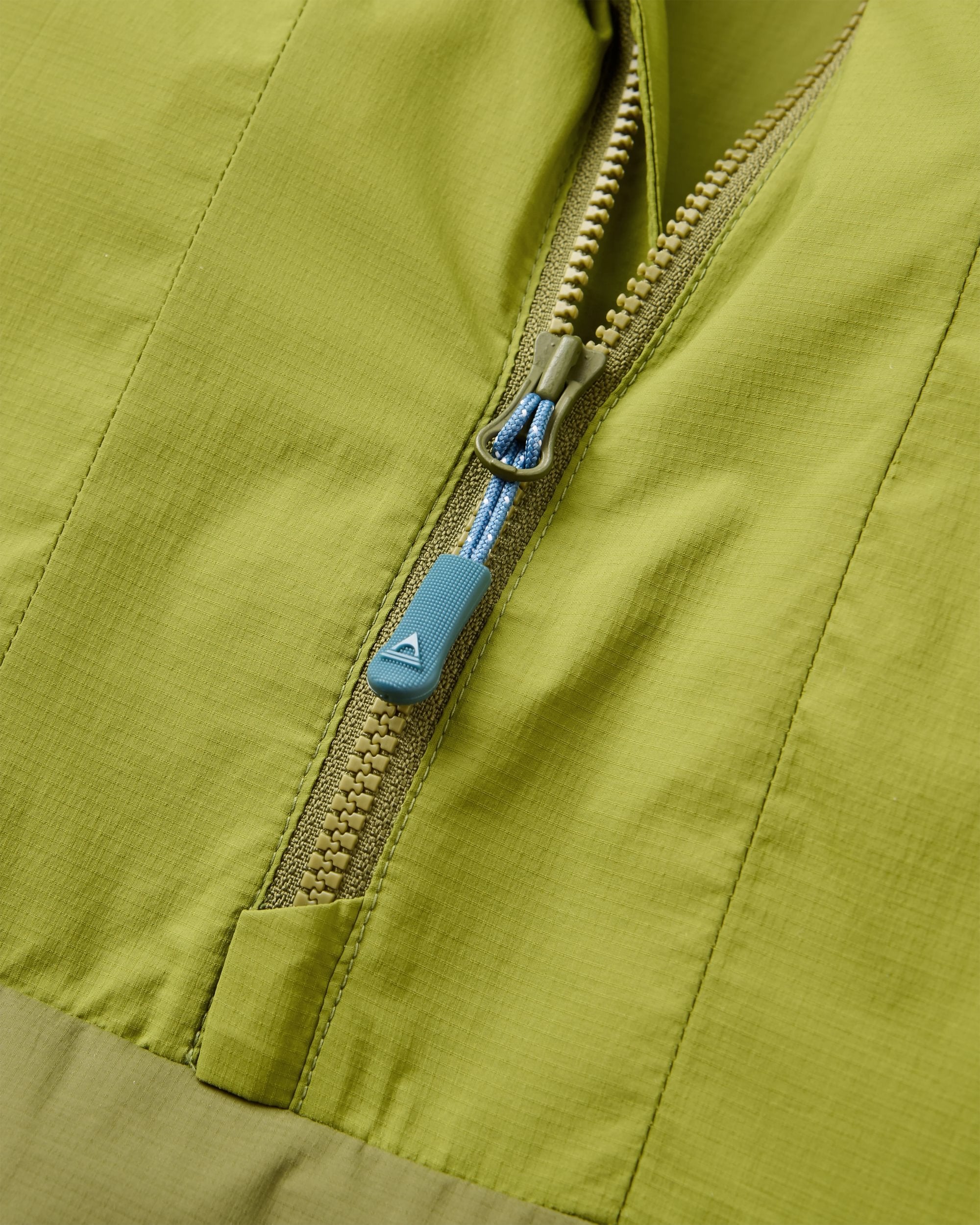 Gusto Windshell Anorak - Tea Green - Flatlay