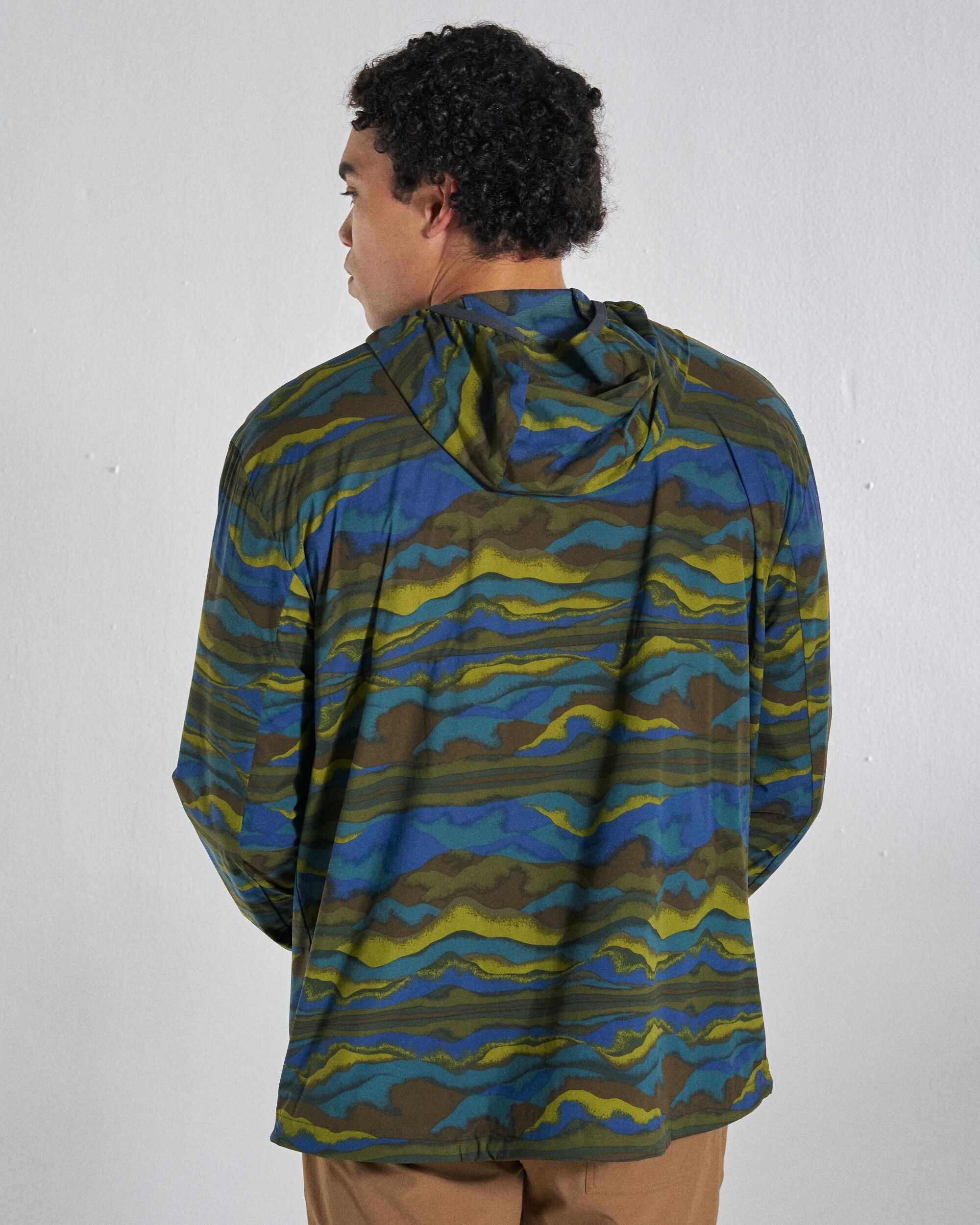Gusto Windshell Anorak - Reflection Khaki - Studio Model