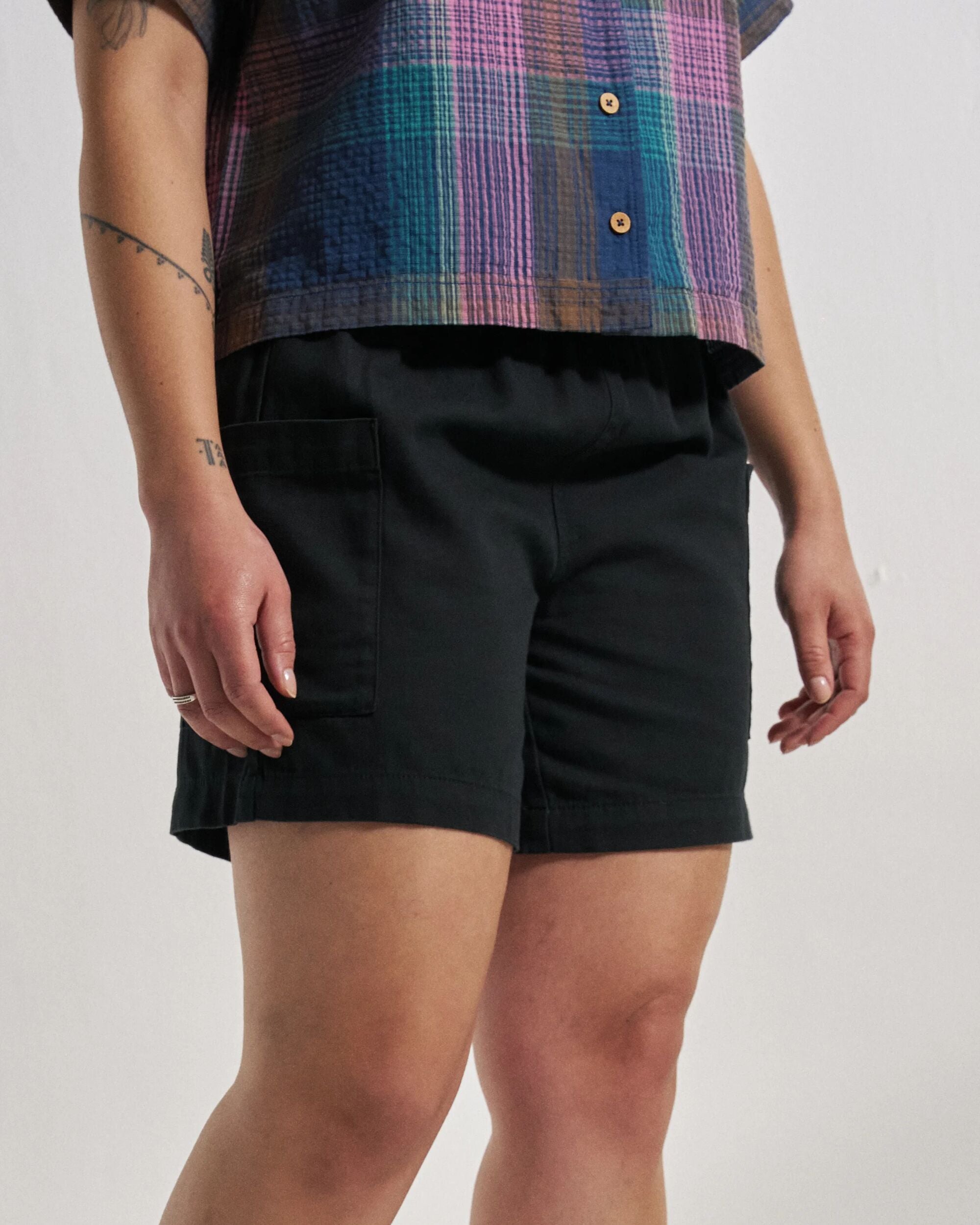 Whirl Short - Black - Studio Model