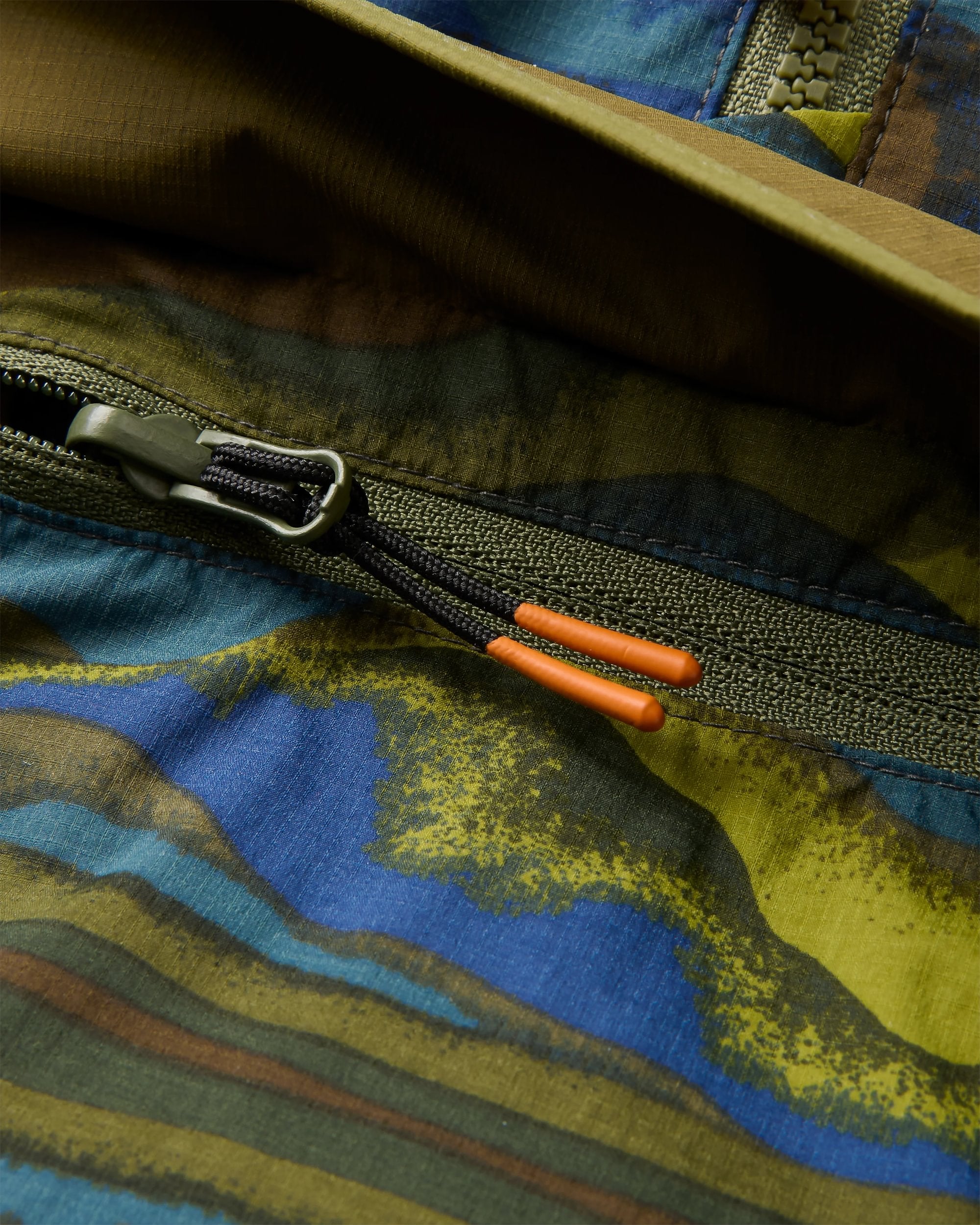 Gusto Windshell Anorak - Reflection Khaki - Flatlay