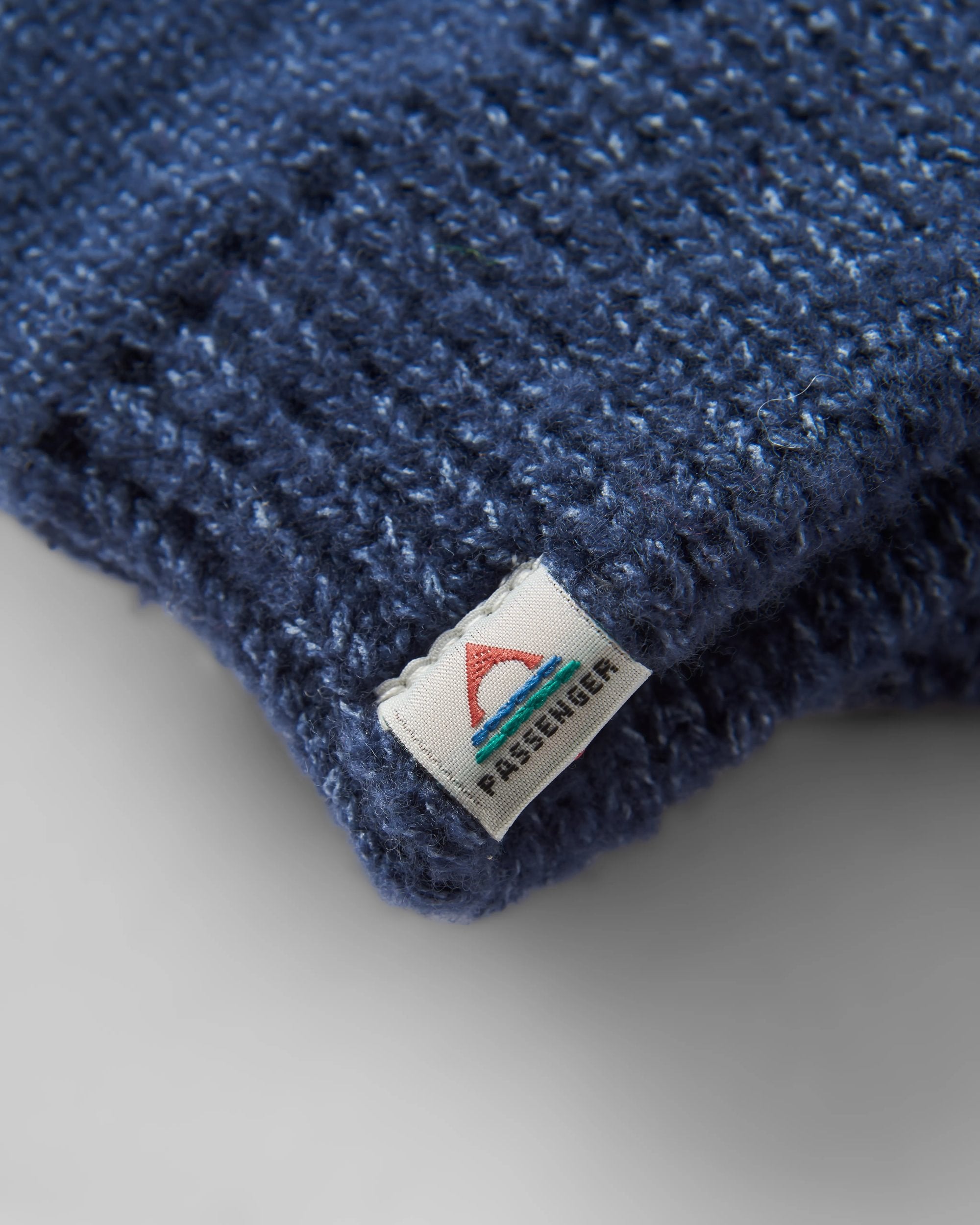 Gale Recycled Knitted Gloves - Rich Navy - Flatlay