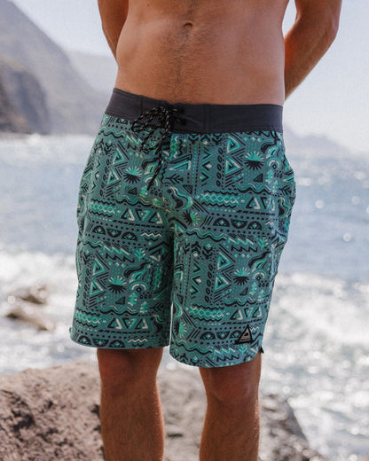 Cruiser Netplus® Recycled 19" Boardshort - Elemental Geo Arctic - Lifestyle