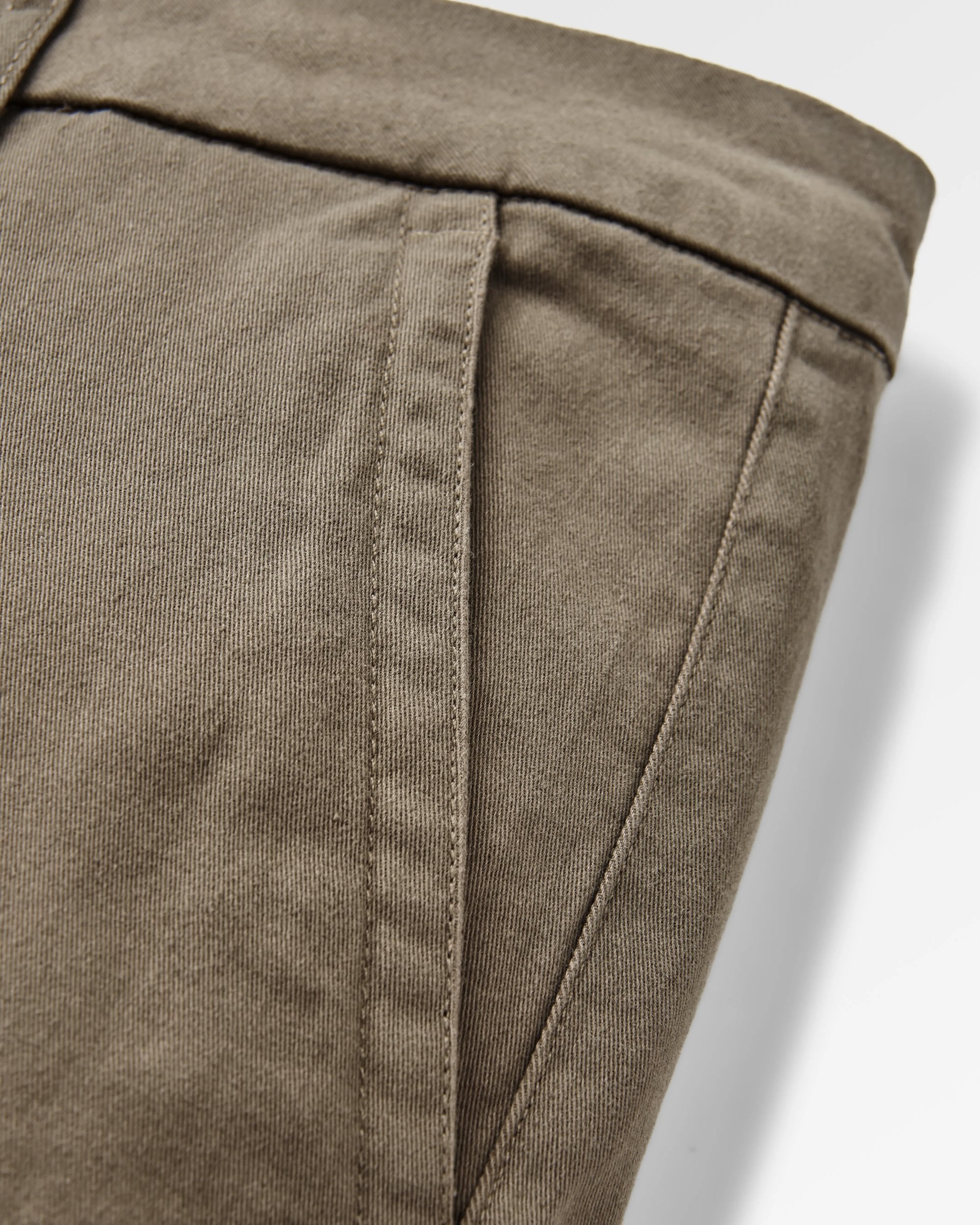 365 Organic Cotton Short - Dusty Olive - Flatlay