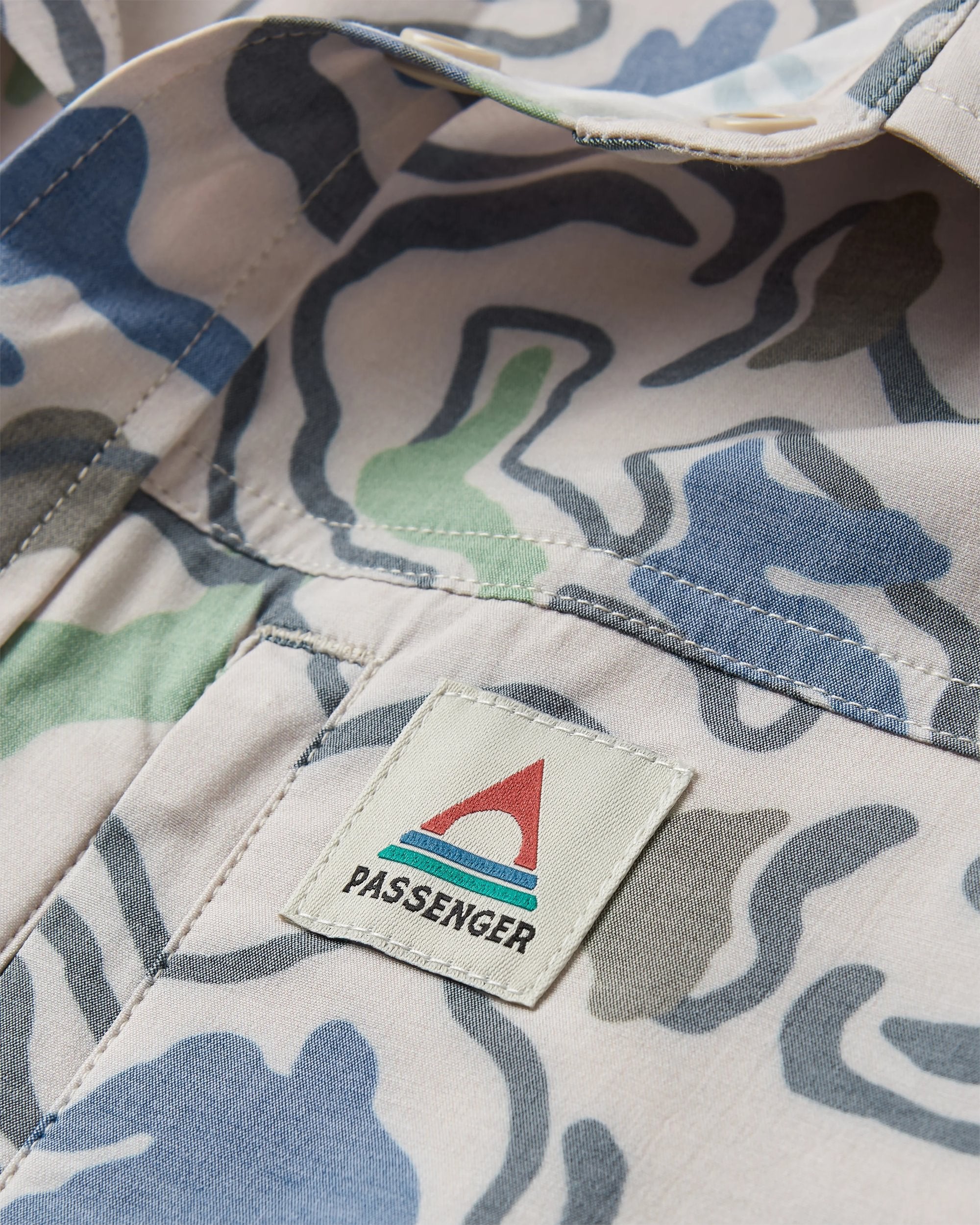 Traveller Short Sleeve Stretch Shirt - Abstract Strata Green - Flatlay