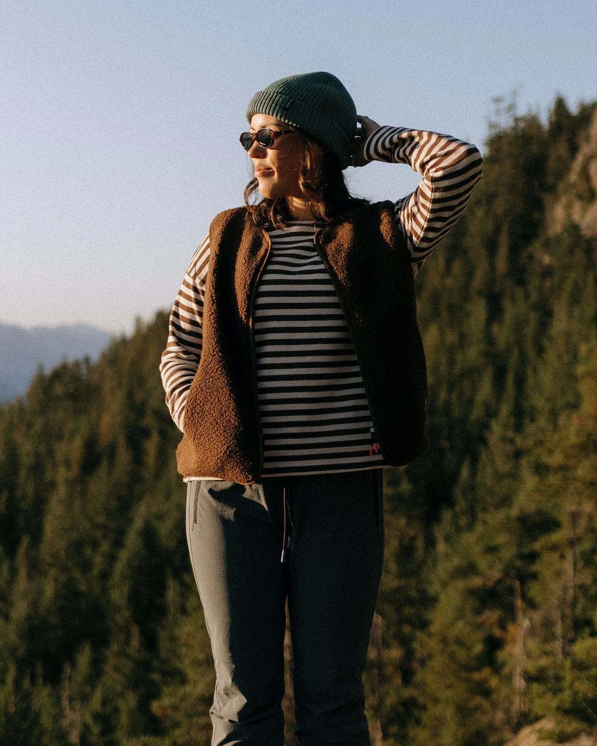 Tawny Collarless Deep-Pile Sherpa Gilet - Chestnut - IGC