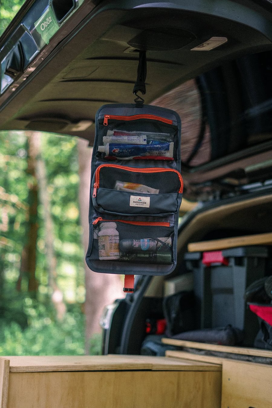 Drop Recycled Wash Kit - Charcoal - Lifestyle