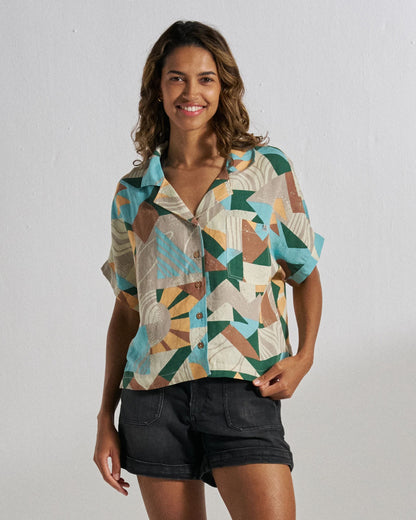 Arden Linen Short Sleeve Shirt  - Sun Patch Simply Taupe - Studio Model