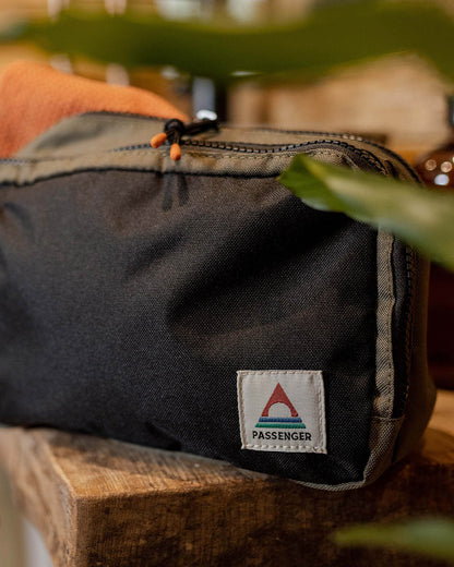 Travel Recycled Wash Kit - Black/ Khaki