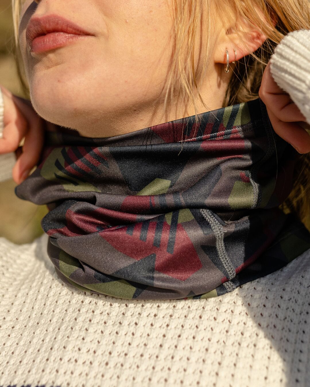 Womens_Trail Recycled Gaiter - Charcoal Camo Pattern